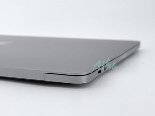 MacBook Pro 13" (2019) Intel Core i7 2.8GHz 4 núcleos - SSD 256GB - 16GB RAM - Gris Espacial