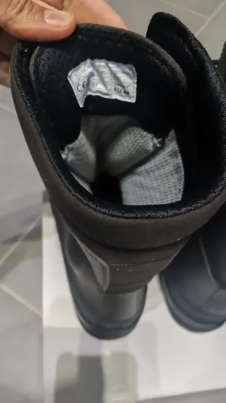 Anfibi militari marroni scuro