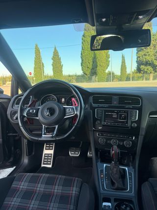 Volkswagen Golf GTI 220 DSG 2013