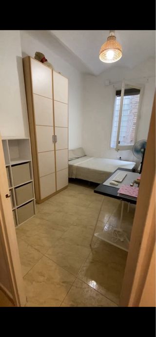 Habitación para 1 persona y en muy buen estado.