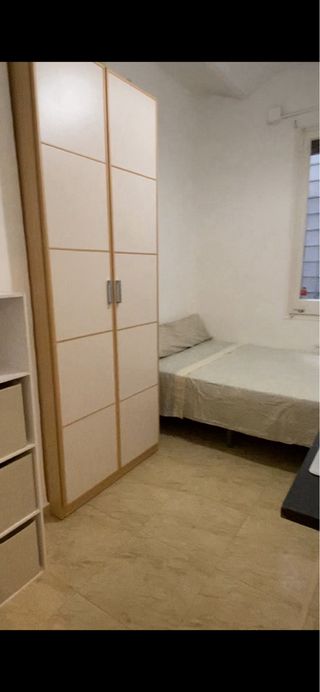 Habitación para 1 persona y en muy buen estado.