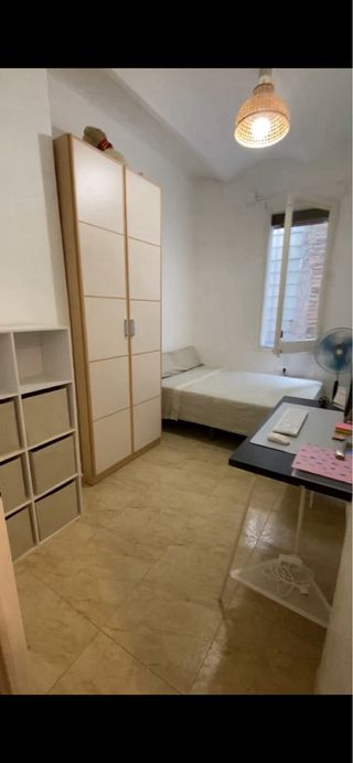 Habitación para 1 persona y en muy buen estado.