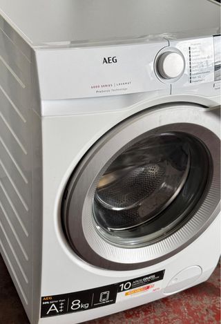 LAVADORA DE CARGA FRONTAL MARCA AEG DE 8 KILOS