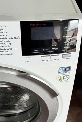 LAVADORA DE CARGA FRONTAL MARCA AEG DE 8 KILOS