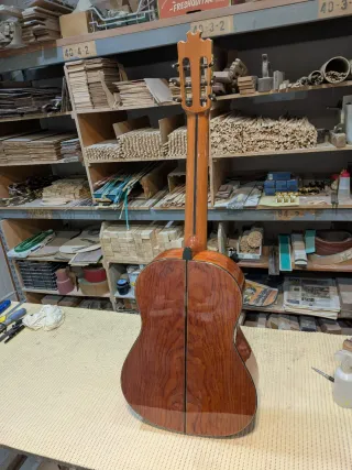 Guitarra española de artesanía
