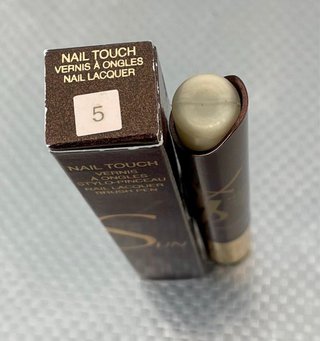 YSL Nail Touch Nail Lacquer Brush Pen 5.