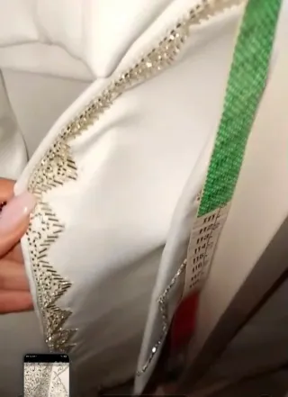 Vestido de Novia y Novio Brillante