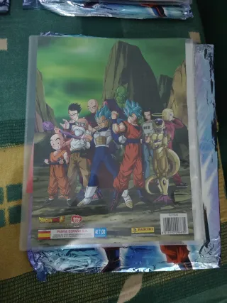Álbum Cromos Dragon Ball Super con 20 cromos