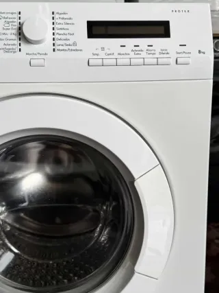 LAVADORA DE CARGA FRONTAL MARCA AEG DE 8 KILOS