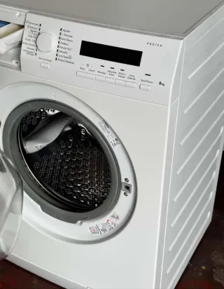LAVADORA DE CARGA FRONTAL MARCA AEG DE 8 KILOS