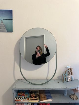 Espejo con toallero y almacenaje