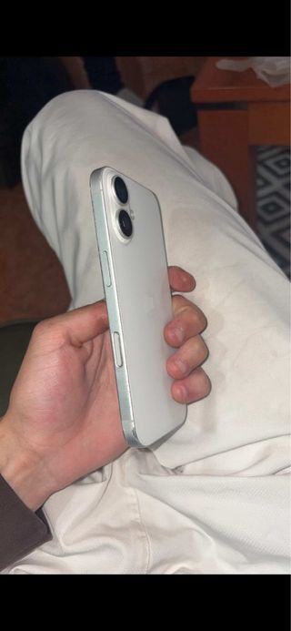 iPhone 16 blanco
