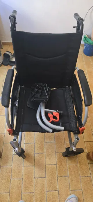 Silla de ruedas poco uso