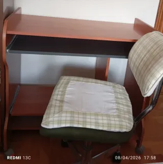 Silla de escritorio con ruedas