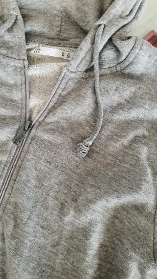 Sudadera con capucha gris mujer