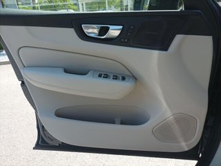 VOLVO XC60 2.0 T6 RECHARGE ULTRA DARK AUTO 4WD 350 5P