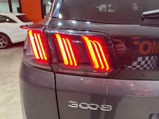 Peugeot 3008 Hybrid 225 e-EAT8 Allure Pack