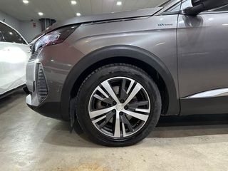 Peugeot 3008 Hybrid 225 e-EAT8 Allure Pack