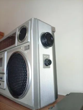 Radio Sanyo Boombox Cassette Vintage Plata