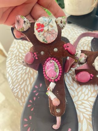 Sandalias Boho Cuero con Abalorios Cerámica