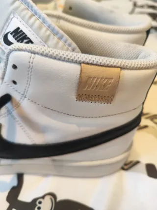 Zapatillas Nike Blancas y Negras