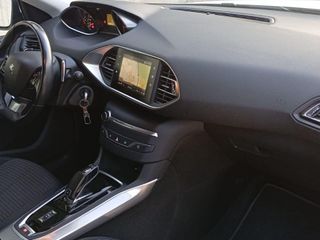 Peugeot 308 5p Style BlueHDi 130 S&S EAT8