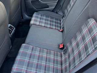 Volkswagen Golf GTI Performance 2.0 TSI 230CV DSG BMT