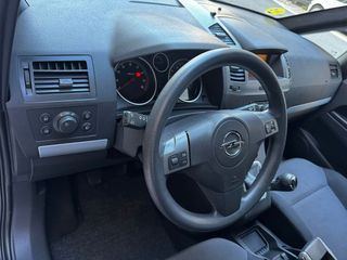 Opel Zafira Essentia 1.6 16V