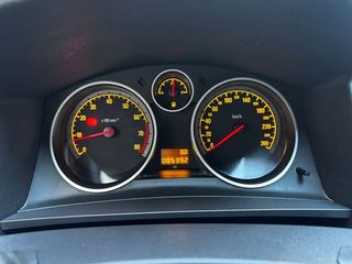Opel Zafira Essentia 1.6 16V