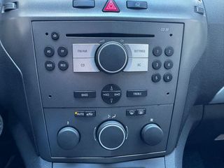 Opel Zafira Essentia 1.6 16V