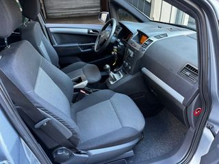 Opel Zafira Essentia 1.6 16V