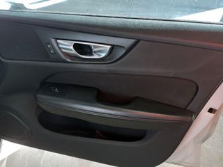 Volvo V60 2.0 B4 (D) Momentum Pro Auto