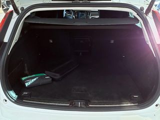 Volvo V60 2.0 B4 (D) Momentum Pro Auto