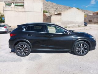 Infiniti QX30 2.0 T PREMIUM TECH 7DCT AWD