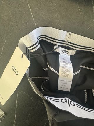 Completo Alo Top + Leggings Nero Bianco