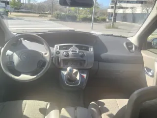 RENAULT SCENIC €2500  CON 125MIL KLMTS EXCELENTES