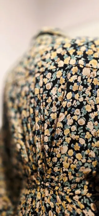 Vestido verde de flores - ZARA