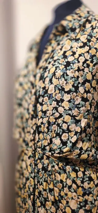 Vestido verde de flores - ZARA