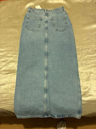 Falda vaquera larga con abertura