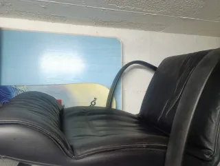 Silla de oficina negra de cuero