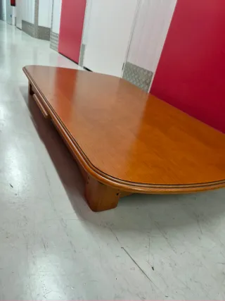 Mesa de comedor de madera