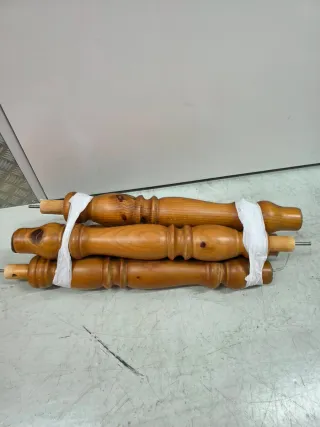 Mesa de comedor de madera