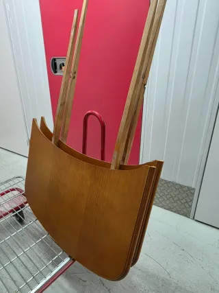 Mesa de comedor de madera