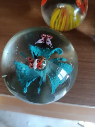 Pisapapeles de cristal decorados