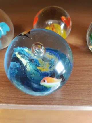 Pisapapeles de cristal decorados