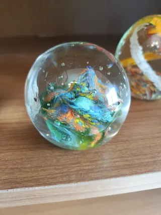 Pisapapeles de cristal decorados