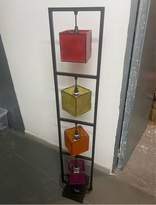 Lámpara colgante de 4 luces y lampara de pie