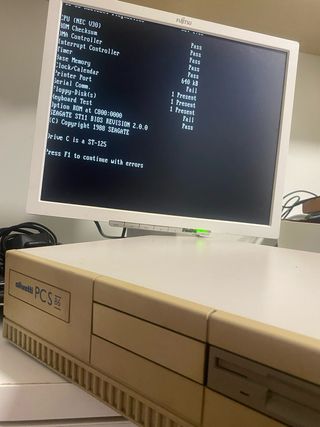 Ordenador Olivetti PCS 86 Beige