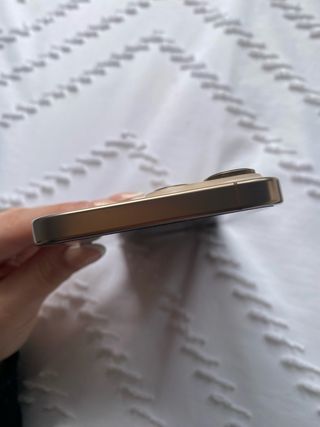 iPhone Apple Dorado 16 pro max