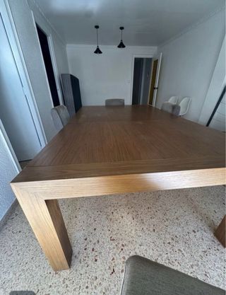Mesa de comedor extensible + 4 sillas